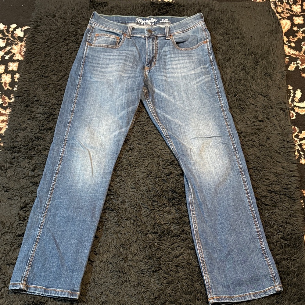 Wrangler Men's Classic Blue Straight Jeans - size 31/32.